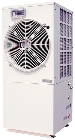 <p align="center"><font color="#045a95">Холодильные машины<br /><strong>Aermec Idrobloc<br /></strong>с воздушным охлаждением<br />с холодопроизводительностью<br />от 3,5 до 6,7 кВт</font></p>